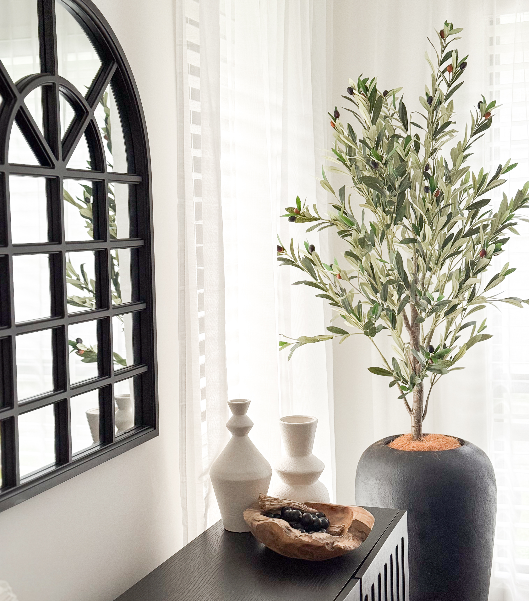 Curated living space showcasing property styling for kitchens, bedrooms, dining and lounge areas – Izko Styling.